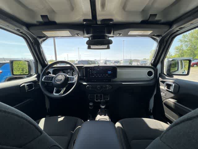 2025 Jeep Wrangler 4-Door Sahara