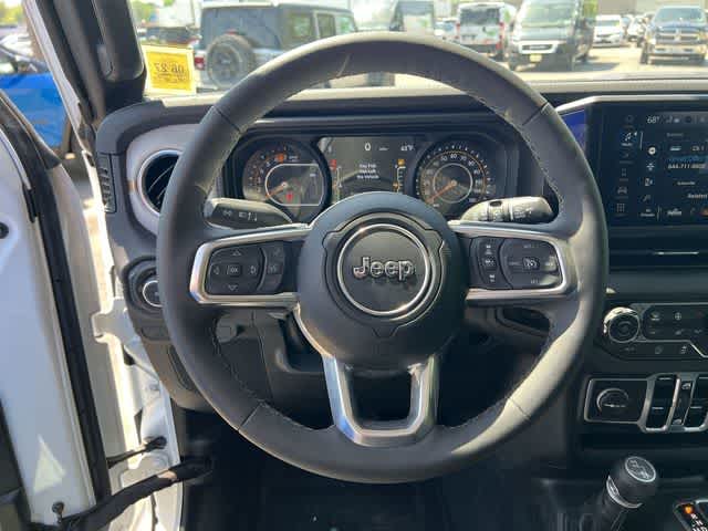 2025 Jeep Wrangler 4-Door Sahara