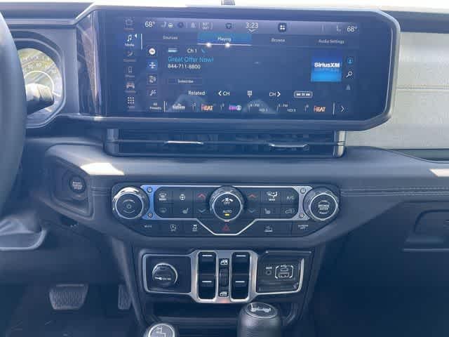 2025 Jeep Wrangler 4-Door Sahara