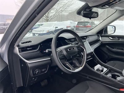 2023 Jeep Grand Cherokee Laredo 4x4