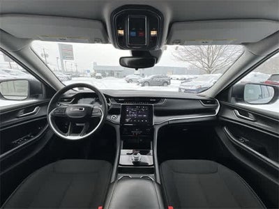 2023 Jeep Grand Cherokee Laredo 4x4