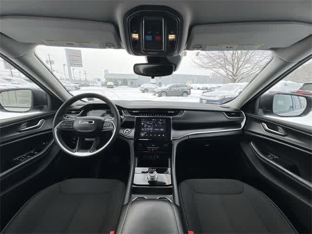 2023 Jeep Grand Cherokee Laredo 4x4