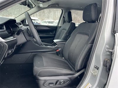 2023 Jeep Grand Cherokee Laredo 4x4