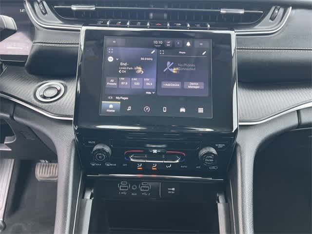 2023 Jeep Grand Cherokee Laredo 4x4