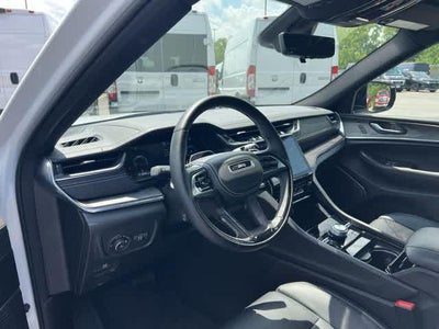 2025 Jeep Grand Cherokee Overland 4x4