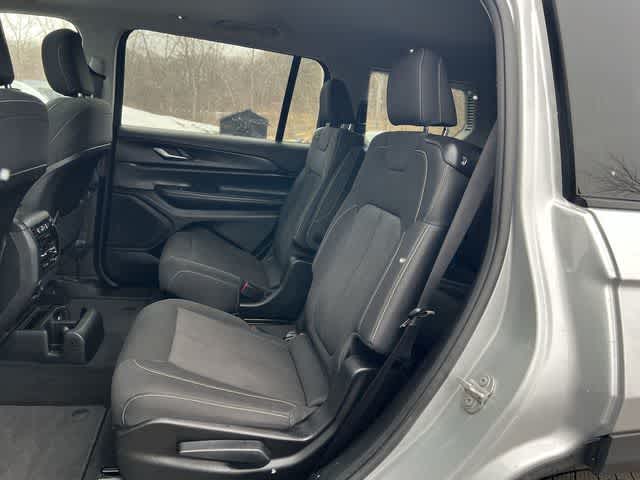 2023 Jeep Grand Cherokee L Laredo 4x4