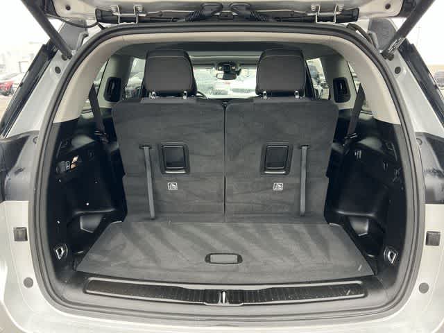 2023 Jeep Grand Cherokee L Laredo 4x4