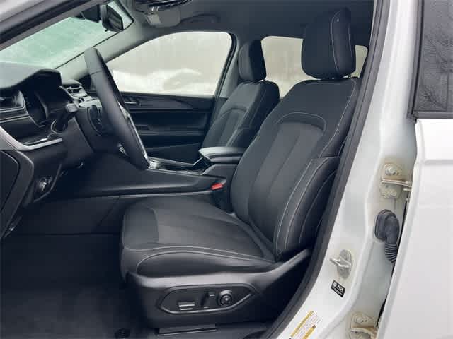 2023 Jeep Grand Cherokee L Laredo 4x4