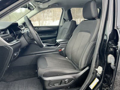 2023 Jeep Grand Cherokee L Laredo 4x4