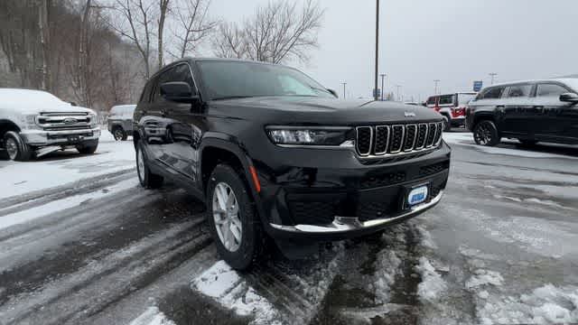 2023 Jeep Grand Cherokee L Laredo 4x4