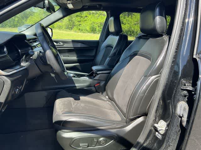 2023 Jeep Grand Cherokee L Altitude 4x4