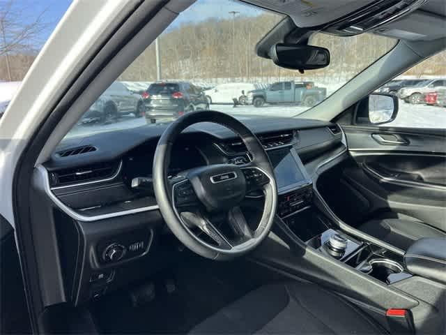 2023 Jeep Grand Cherokee L Laredo 4x4