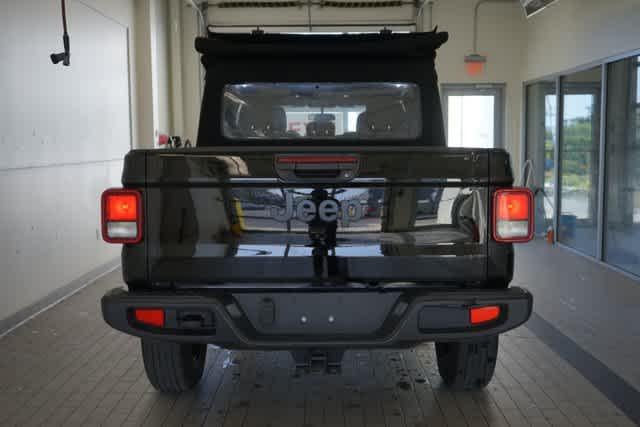2024 Jeep Gladiator Sport