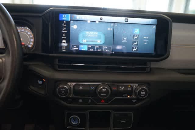2024 Jeep Gladiator Sport