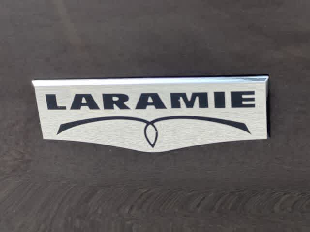 2017 RAM 1500 Laramie Crew Cab 4x4 5'7' Box