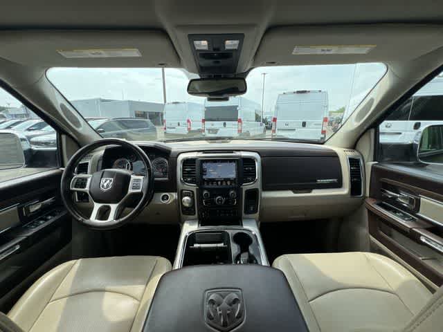 2017 RAM 1500 Laramie Crew Cab 4x4 5'7' Box