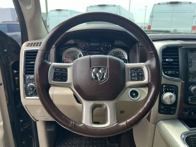 2017 RAM 1500 Laramie Crew Cab 4x4 5'7' Box