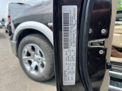 2017 RAM 1500 Laramie Crew Cab 4x4 5'7' Box