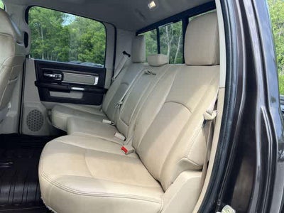 2017 RAM 1500 Laramie Crew Cab 4x4 5'7' Box