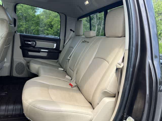 2017 RAM 1500 Laramie Crew Cab 4x4 5'7' Box