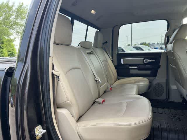 2017 RAM 1500 Laramie Crew Cab 4x4 5'7' Box