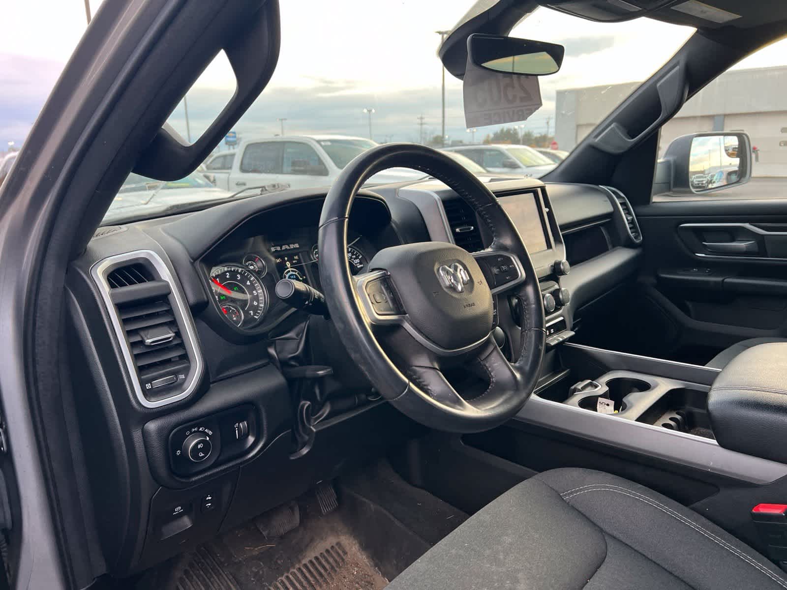 2022 RAM 1500 Big Horn Crew Cab 4x4 5'7' Box