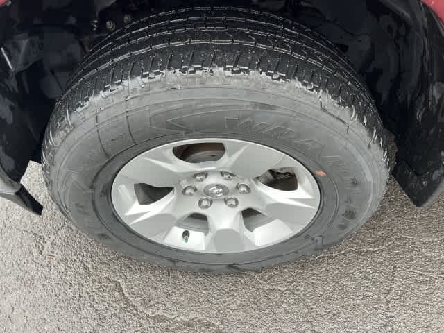 2023 RAM 1500 Lone Star Crew Cab 4x4 5'7' Box
