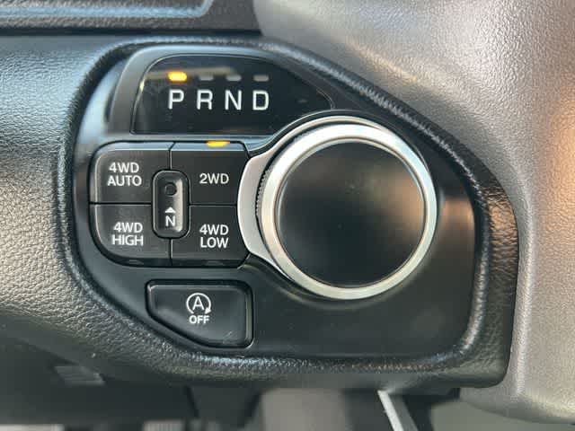 2020 RAM 1500 Big Horn Crew Cab 4x4 5'7' Box