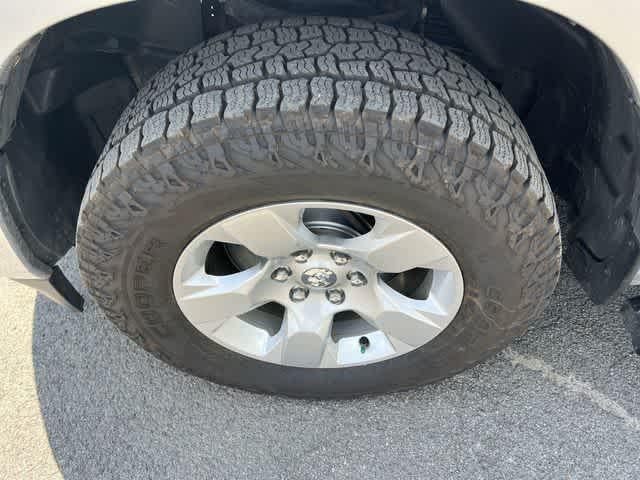 2020 RAM 1500 Big Horn Crew Cab 4x4 5'7' Box