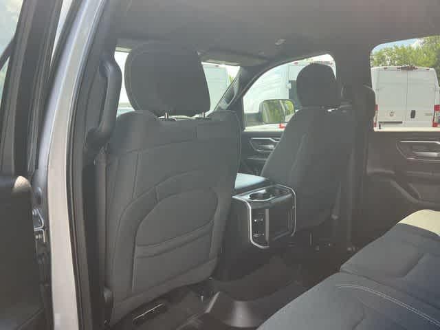 2020 RAM 1500 Big Horn Crew Cab 4x4 5'7' Box