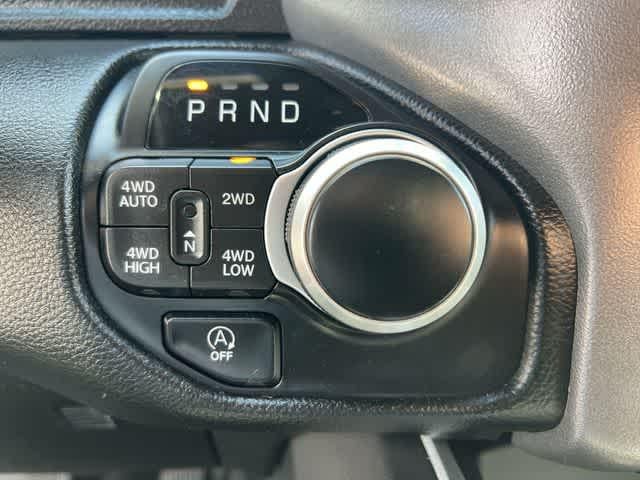 2020 RAM 1500 Big Horn Crew Cab 4x4 5'7' Box