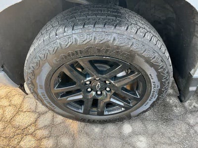 2024 Chevrolet Silverado 1500 4WD Crew Cab Short Bed Custom