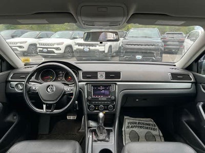 2017 Volkswagen Passat 1.8T R-Line
