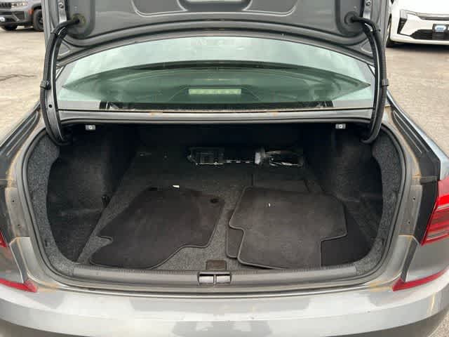 2017 Volkswagen Passat 1.8T R-Line
