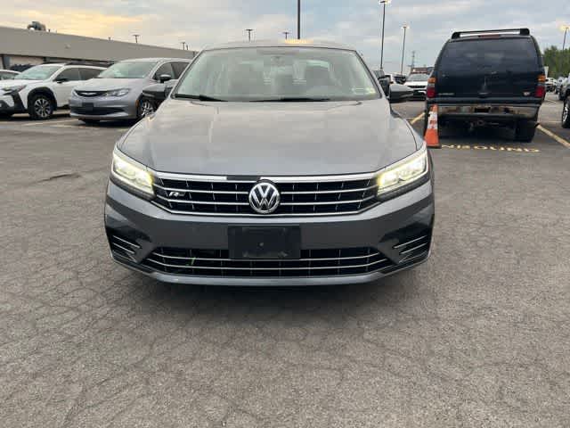 2017 Volkswagen Passat 1.8T R-Line