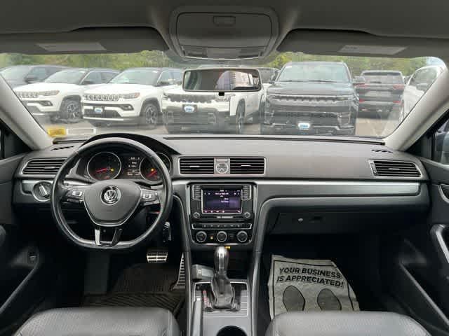 2017 Volkswagen Passat 1.8T R-Line
