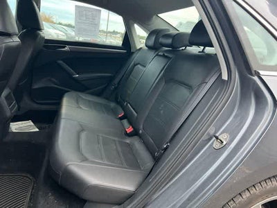 2017 Volkswagen Passat 1.8T R-Line