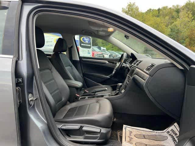 2017 Volkswagen Passat 1.8T R-Line