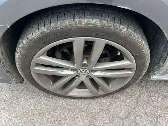 2017 Volkswagen Passat 1.8T R-Line
