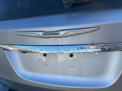 2016 Chrysler Town & Country Touring