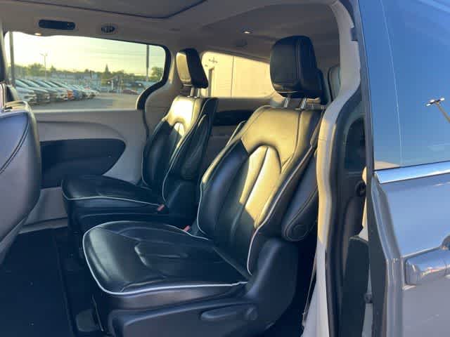 2022 Chrysler Pacifica Hybrid Limited
