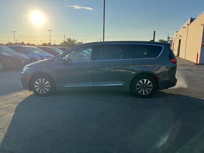2022 Chrysler Pacifica Hybrid Limited