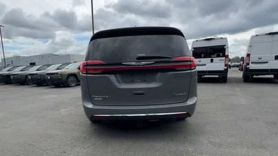 2022 Chrysler Pacifica Hybrid Limited
