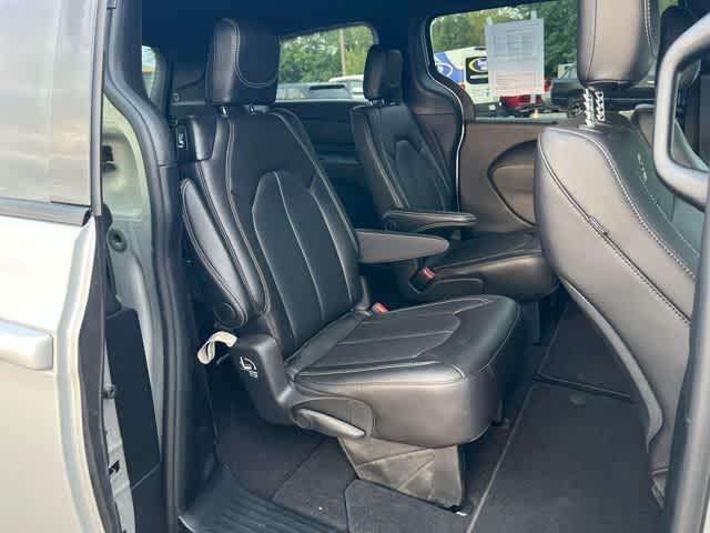 2026 Chrysler Pacifica Select AWD