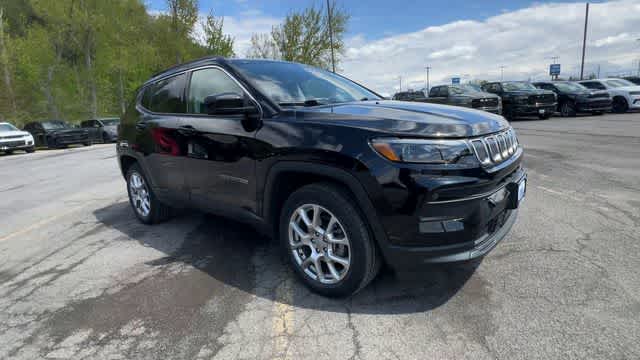 2022 Jeep Compass Latitude Lux 4x4