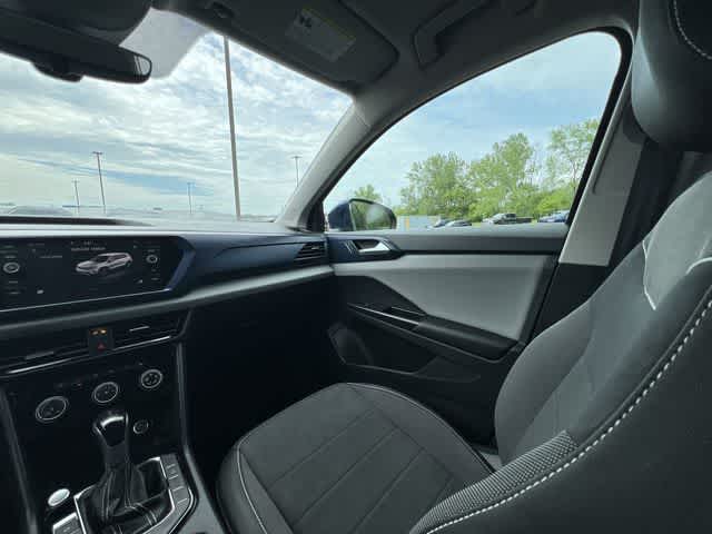 2023 Volkswagen Taos SE