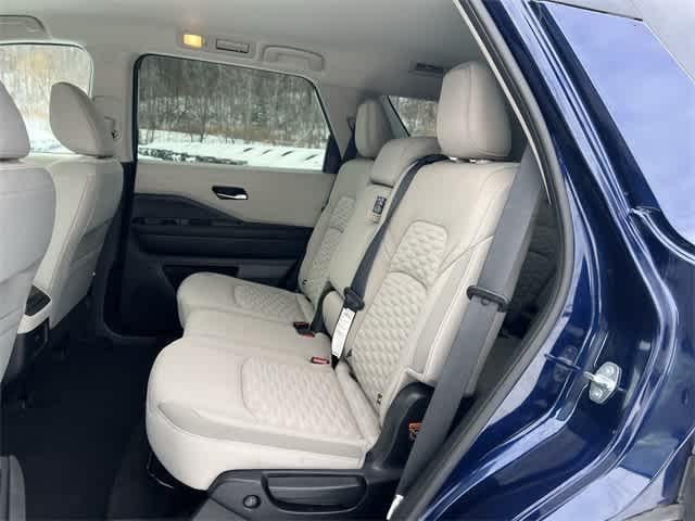 2022 Nissan Pathfinder SV 4WD