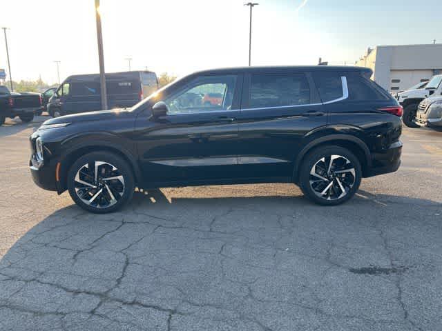 2022 Mitsubishi Outlander ES