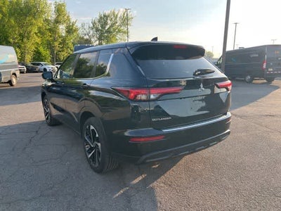 2022 Mitsubishi Outlander ES