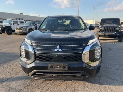 2022 Mitsubishi Outlander ES